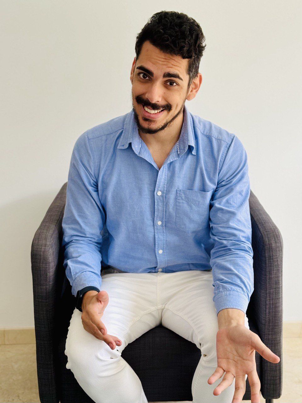 Psicologo Las Palmas – Psicología Molina – Jose Molina sentado 2
